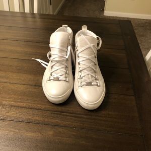 Balenciaga Mens shows 9.5